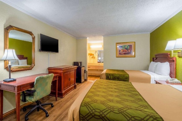 Rodeway Inn & Suites Fort Jackson image 13