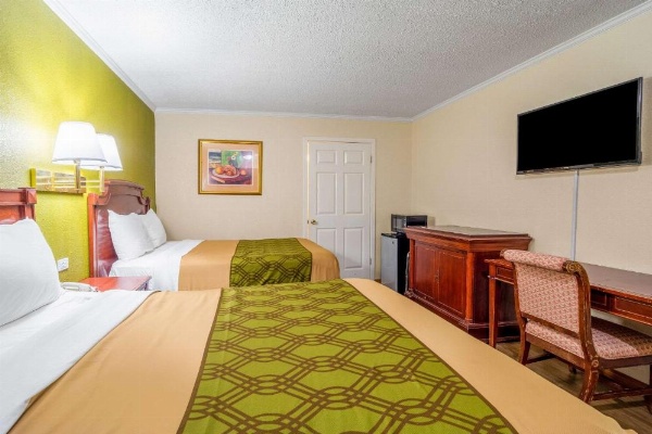 Rodeway Inn & Suites Fort Jackson image 9